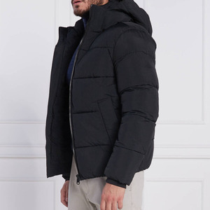 แจ็คเก็ตบอมเบอร์ทรงสวยเก๋แบบเปิดไหล่ ดีไซน์ทันสมัย ผลิตจากผ้าแคนวาสกันน้ำและกันลม เหมาะสำหรับฤดูหนาว/ฤดูใบไม้ร่วง - Product Image 3