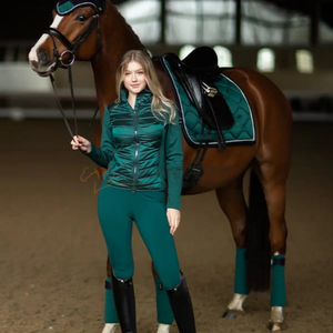 Veste d'équitation pour femme imperméable, respirante, extensible, légère et élégante, conçue pour les cavaliers sérieux. - Product Image 2