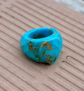 Anillo de piedras preciosas de turquesa de Arizona Natural tallado a mano y facetado regalo especial de diseño único para ella o él joyería de piedras preciosas - Product Image 2
