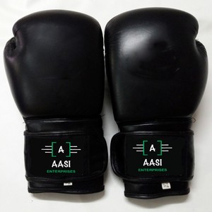 Étiquette tissée sérigraphiée Kickboxing Clubs spéciaux Gants de boxe mitaines en cuir véritable Gants Pro Player Spécial fait à la main - Product Image 6