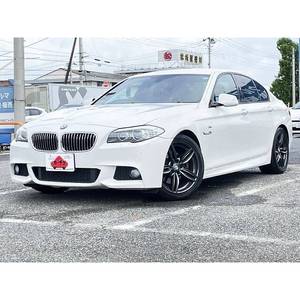 BMW Série 5 2013 - Conduite à droite/gauche, automatique, turbo, 4L essence/électrique, intérieur cuir/tissu, pneus R17/R19, caméra de recul - Product Image 1