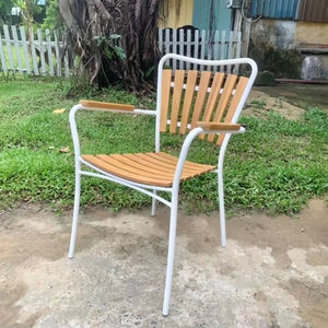 Ensemble de salle à manger d'extérieur avec siège et dossier en bois d'acacia, cadre en métal durable, design écologique - Product Image 1