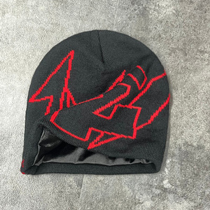 Nouvelle Tendance Bonnets Unisexe Doublés Satin de Haute Qualité en Tissu Acrylique avec Logo Personnalisé Hiver Y2K Bonnet Crâne - Product Image 2