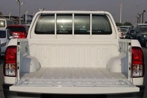 NUOVISSIMO 2025 Hilux Bianco 2.7L Potenza (150 CV) 4 Cilindri 4X4 2 Assi Alimentazione a Benzina Trazione Integrale Trasmissione Automatica Guida a Sinistra - Product Image 6