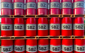 Forfait d'additifs CG-4 hors route de qualité supérieure certifié NSF Lubrifiant amélioré pour l'huile de base des moteurs automobiles et l'huile pour moteurs à engrenages-SBZ - Product Image 1