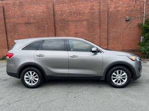 Precio bajo, Kia Sorento L 2017 usado en venta - Product Image 5