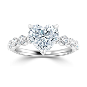 Anillo de Compromiso de Lujo con Moissanita de Corte Corazón de 2.50 Quilates en Oro Rosa con Engaste de Garras para Mujer - Product Image 3
