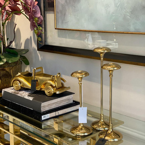 Nouveau support de chandelier conique en métal de luxe Table décorative de mariage bougeoir flottant plaqué or ensemble de 3 pièces - Product Image 4