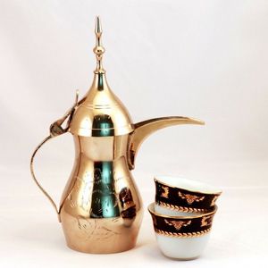 หม้อกาแฟทองเหลืองสไตล์ทันสมัยพร้อมที่จับหรูหราสำหรับบ้านตกแต่งทั่วโลกบริการชากลางแจ้งและการรับประทานอาหาร - Product Image 1