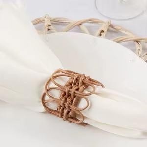 Servilletero de ratán de granja rústica con textura tejida a mano duradera Ideal para decoración de mesa cocinas y mesas de comedor - Product Image 4