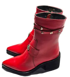 حذاء نسائي أحمر من Helin أحذية نسائية بأحدث تصميم وجودة مميزة للنساء