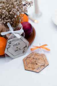 Posavasos de regalo de boda de lujo en resina y madera con detalles de piedra perfecto para celebraciones premium y ocasiones memorables - Product Image 6