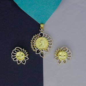 Ensemble de pendentifs élégant avec boucles d'oreilles pour femmes et filles Wedding Wear Parties Wear Collections - Product Image 2