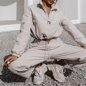 Ensemble de survêtement deux pièces coupe-vent avec doublure en mesh et fermeture éclair pour femmes et hommes – Vente en gros - Product Image 2