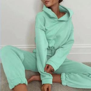 Nuevos trajes de sudor con capucha recortados personalizados Top Trending Casual Plain Chándales 100% algodón elegante transpirable conjunto de 2 piezas - Product Image 3