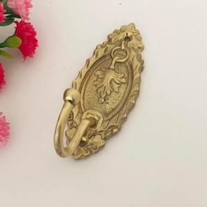 Étagère à serviettes en laiton la plus vendue avec crochets Organisateur fonctionnel et élégant pour plusieurs serviettes disponibles à bon prix - Product Image 6