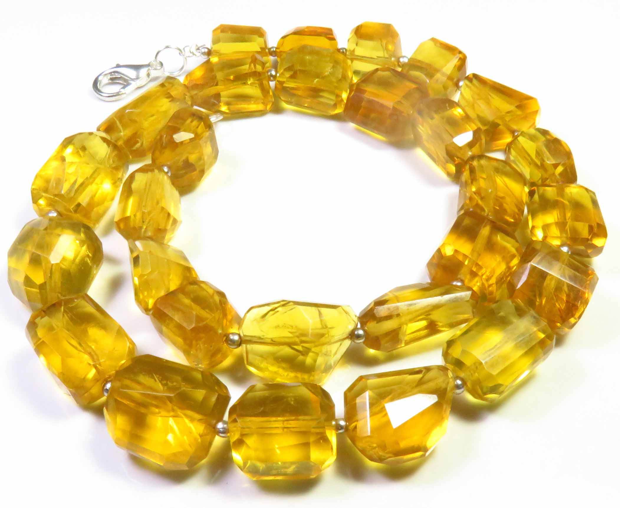 สีเหลือง