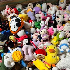 Juguetes de Peluche Pequeños Usados al por Mayor de 10 a 15 cm |   Juguetes de Peluche de Segunda Mano para Máquinas de Muñecas | Peluche Mixto en Pacas para Exportación - Product Image 2