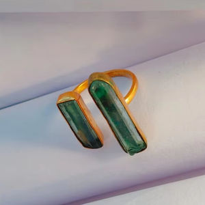 แหวนพลอยอเมทิสต์รูปดาวคลาสสิกสำหรับทุกเพศ คุณภาพสูง ชุบทอง 18K ด้วยโลหะผสม ประดับแบบหนามเตย เหมาะสำหรับงานหมั้นและวันครบรอบ - Product Image 1