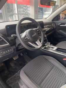 Venta a Bajo Precio, SUV Compacto Usado 2024, Gasolina, 6.1-8L, Automático, Asientos de Cuero, Techo Panorámico, para Adultos - Product Image 5