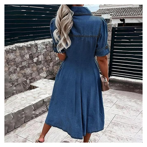 Traje de mezclilla de moda para mujer en un lavado de color único con costuras en contraste Traje de mezclilla adornado para mujer - Product Image 2