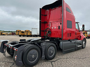 Camion semi-cabine d'occasion 2020 2023 2021 INTERNATIONAL LT625 Camion cabine conventionnelle - Product Image 3