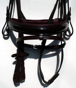 La brida para montar a caballo más vendida, diseño anatómico acolchado cómodo y duradero, proveedor de artículos de talabartería de cuero italiano - Product Image 3