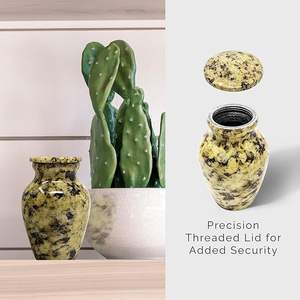 Petite urne funéraire souvenir pour cendres Urnes commémoratives en métal fabriquées à la main Finition en marbre jaune Mini urne avec filetage sécurisé - Product Image 4