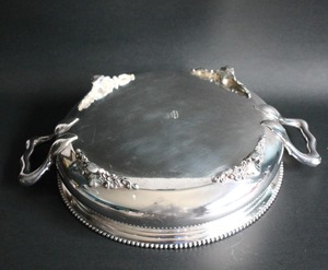 Casserole élégante en métal argenté avec couvercle et poignées pour servir les plats chauds, le curry, le riz, les sauces et la cuisine à domicile - Product Image 5