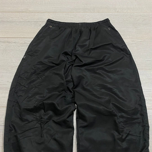 Nouveau pantalon en sergé de nylon 2026 avec ceinture élastique, ceinture réglable, fermeture éclair et bouton, poches, jambe large, couleur noire - Product Image 4