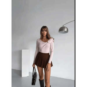Blusa Elegante con Detalle de Accesorios para Mujer Mybeefashion, Mezcla de Viscosa, Poliéster y Elastano, Corte Holgado y Cómodo - Product Image 4