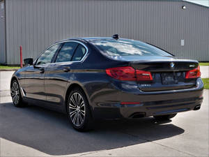 2019 BMW Série 5 540i 4dr Sedan Transmission manuelle/automatique Conduite à gauche Sièges en cuir Caméra arrière Voiture d'occasion - Product Image 6