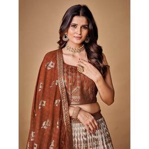 Increíble Lehenga Choli de Georgette con Lentejuelas Marrones para Bodas - Product Image 5