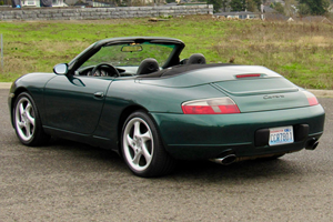 Carrera Cabriolet Usado en Buen Estado, Transmisión Manual de 6 Velocidades, Color Verde Bosque Metálico, Mayormente de Propietario Californiano, Sin Modificaciones - Product Image 5