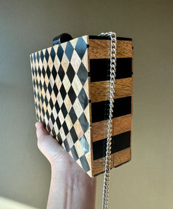 Bolso de Mano Artesanal de Resina y Madera, Elegante Cartera para Mujer con Corte Láser y Pintado a Mano, con Cierre Magnético - Product Image 2