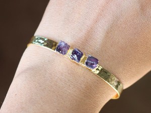 Brazalete de Amatista en Bruto, Chapado en Oro de 18k, Brazalete de Piedra de Nacimiento de Febrero para Mujer - Product Image 4