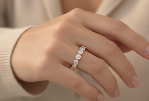 Anillo de Diamantes Redondos de 7 Piedras en Oro para Mujer, Compromiso y Boda - Product Image 2