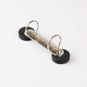 Raccoglitore ad anelli magnetico con due magneti - Product Image 1