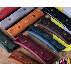 Portalápices y Estuche para Bolígrafos de Cuero Genuino Hecho a Mano y Personalizable con Impresión UV, Regalo de Papelería Personalizado - Product Image 6