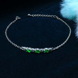 Pulsera Lineal Zarkan Plateada con Patrón Geométrico a Cuadros Verdes, Baño de Rodio, Diseño Clásico y Moderno con Corte Esmeralda, Ideal para Uso Religioso - Product Image 4