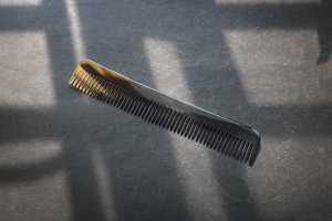 หวีเขาสัตว์ทำมือ ทันสมัย มีสไตล์ ยั่งยืน ปรับแต่งรูปทรงได้ ดูแลเส้นผม โดย ซานียา แฮนดิคราฟต์ - Product Image 3