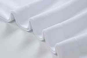 Camiseta con bolsillo láser que brilla en la oscuridad, camiseta personalizada con impresión de transferencia de calor y logotipo impreso - Product Image 4