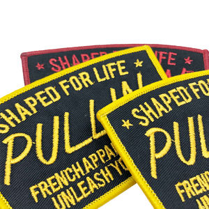 Patch brodé en twill 3D personnalisé le plus vendu, en forme de cœur et de fleur, patch personnalisé pour vêtements et chapeaux - Product Image 5