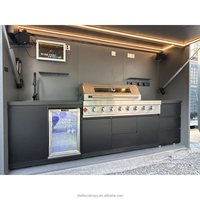 Îlot de cuisine barbecue modulaire moderne en acier inoxydable écologique pour l'extérieur avec évier, armoire et porte vitrée pour la salle à manger