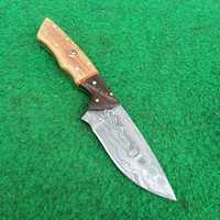 Diseño personalizado hecho a mano Damasco acero caza Skinner cuchillo de hoja fija mango de madera con Funda de cuero gratis