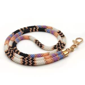 Longes perlées faites à la main de haute qualité avec perles de rocaille à vendre Longes personnalisées Motifs de perles Artisanat Lanière de rocaille - Product Image 1