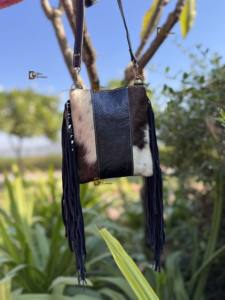 กระเป๋าหนังวัวแท้ งานแฮนด์เมด ลายแกะสลัก แต่งพู่หนัง สไตล์ยิปซี โบฮีเมียน วินเทจ สะพายข้าง รุ่นใหม่ล่าสุด - Product Image 2