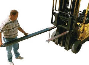 Las mejores extensiones para montacargas, accesorios de acero en forma de U que se unen a las horquillas originales para levantar objetos largos, lo que garantiza la seguridad y la eficiencia. - Product Image 4