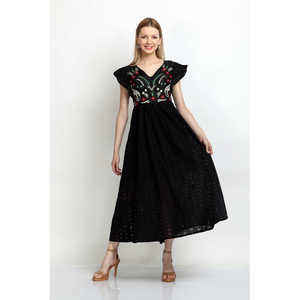 Robe élégante noire brodée à col en V avec manches à volants Robe d'été élégante avec broderie florale Parfait pour décontracté - Product Image 2