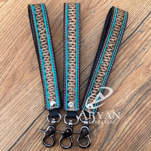 Porte-clés de poignet de luxe en cuir repoussé à la main pour femmes porte-clés de bracelet en cuir véritable lanière de téléphone d'identité porte-clés de bracelet - Product Image 1